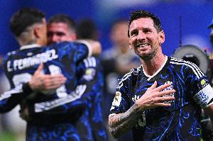 国民英雄！记者：梅西成为了能让所有阿根廷人凝聚在一起的符号